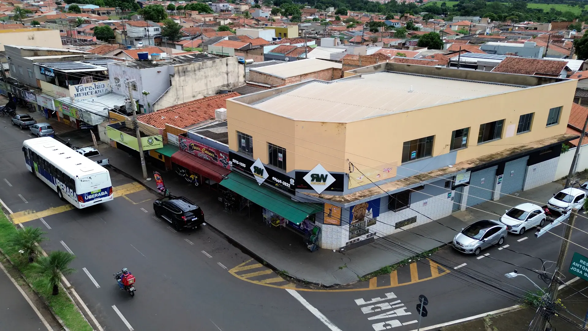 Fachada da RW Pet Shop em Uberaba - MG vista de cima